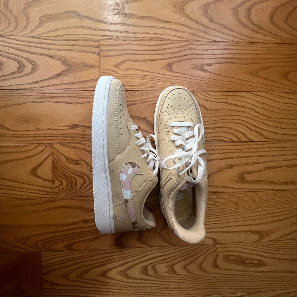 Nike Air Force ones tan and pink camo size 8.5
